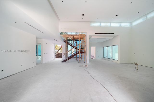 820 NE 111th St, Biscayne Park, FL 33161