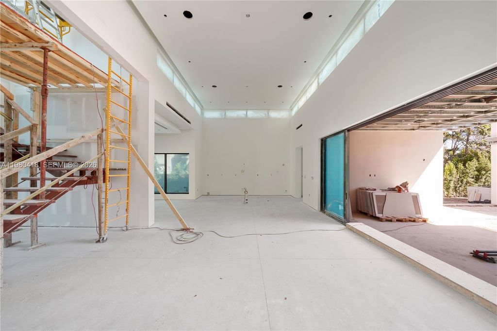 Image 20 of property listing at 820 NE 111th St, Biscayne Park, FL 33161