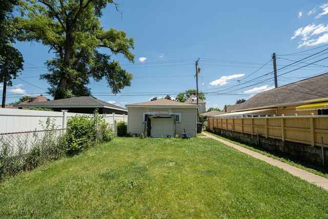 435 22nd Avenue, Bellwood, IL 60104