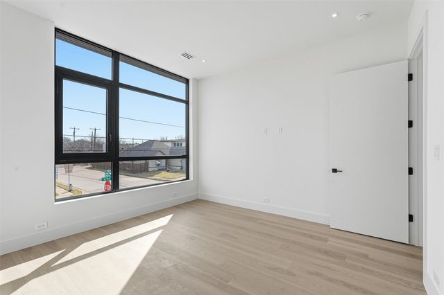 6801 Tyree Street, Dallas, TX 75209