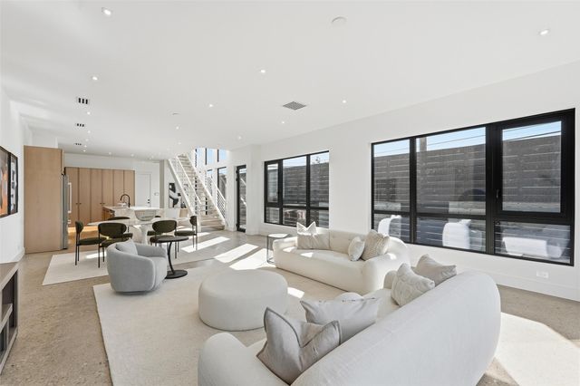 6801 Tyree Street, Dallas, TX 75209