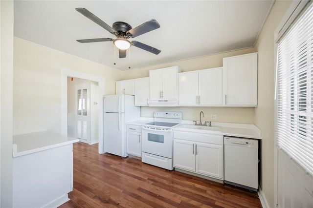 2710 3RD AVENUE W, Bradenton, FL 34205