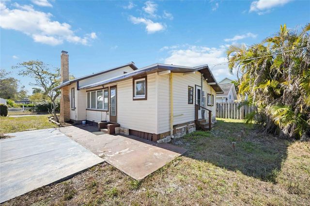 2710 3RD AVENUE W, Bradenton, FL 34205