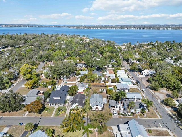 2710 3RD AVENUE W, Bradenton, FL 34205