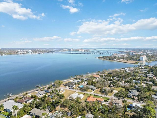 2710 3RD AVENUE W, Bradenton, FL 34205