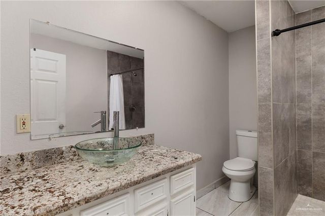 9161 N Mile 4 W Road, Weslaco, TX 78570