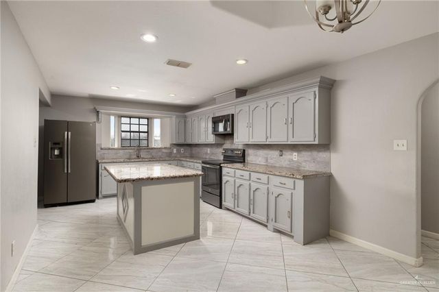 9161 N Mile 4 W Road, Weslaco, TX 78570