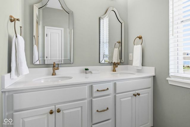 15304 Fairlands Drive, Westfield, IN 46074