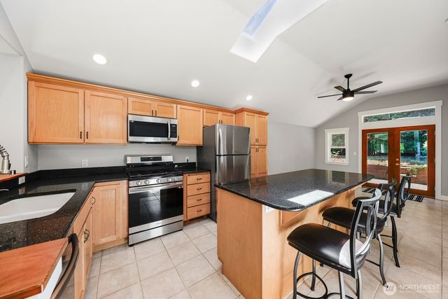 12721 27th Avenue NE, Seattle, WA 98125