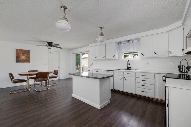 1218 S 17th Street, Ozark, MO 65721