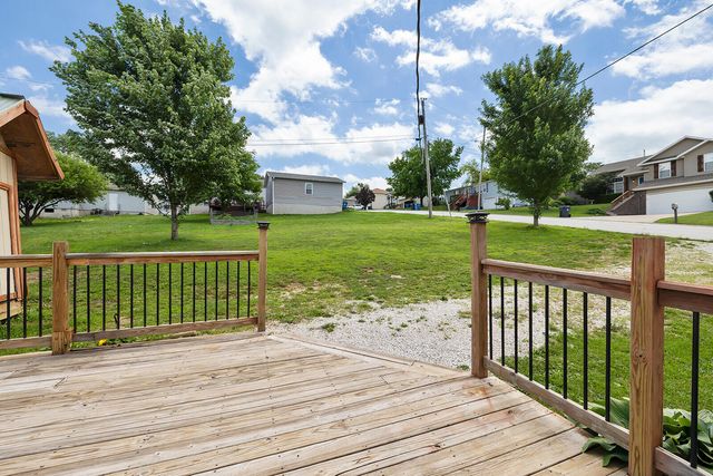 1218 S 17th Street, Ozark, MO 65721