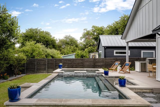 2002 Payne Ave, Austin, TX 78757