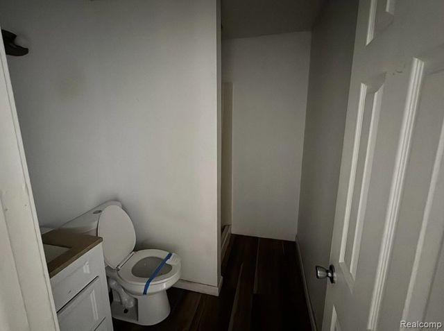 2099 Brady Avenue, Burton, MI 48529