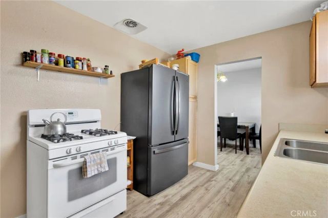 9214 Choiceana Avenue, Hesperia, CA 92345