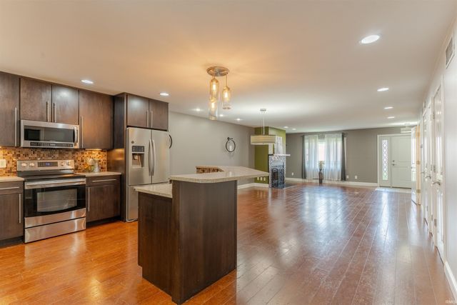 1709 Village Lane, Evansville, IN 47725