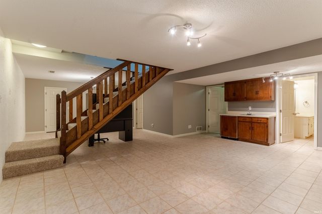 1709 Village Lane, Evansville, IN 47725