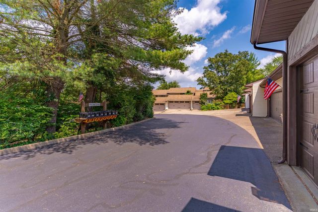 1709 Village Lane, Evansville, IN 47725