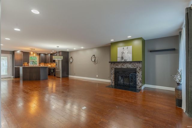 1709 Village Lane, Evansville, IN 47725