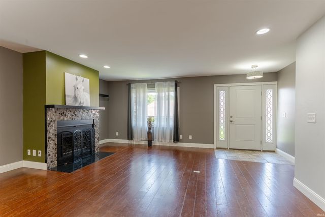 1709 Village Lane, Evansville, IN 47725