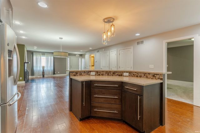 1709 Village Lane, Evansville, IN 47725