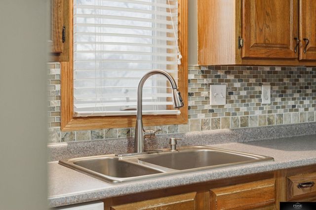 3311 N 72nd Street, Lincoln, NE 68507