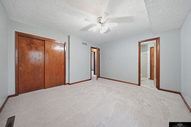 3311 N 72nd Street, Lincoln, NE 68507
