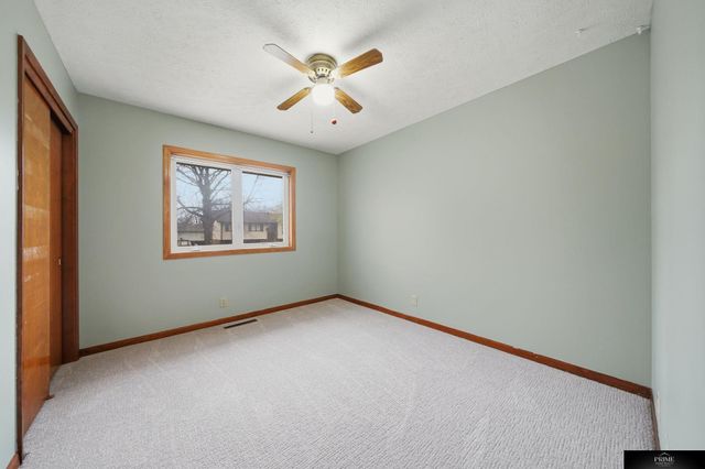 3311 N 72nd Street, Lincoln, NE 68507