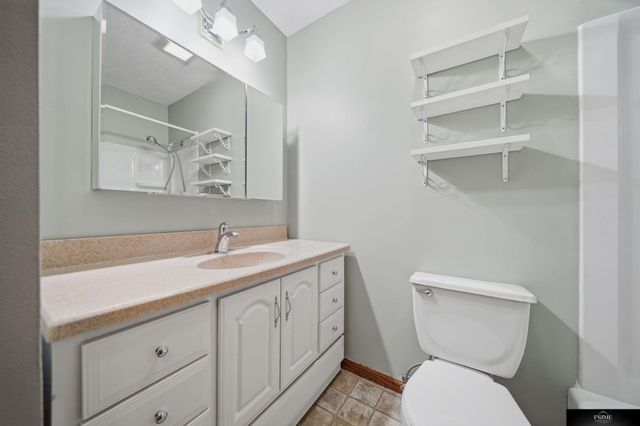 3311 N 72nd Street, Lincoln, NE 68507