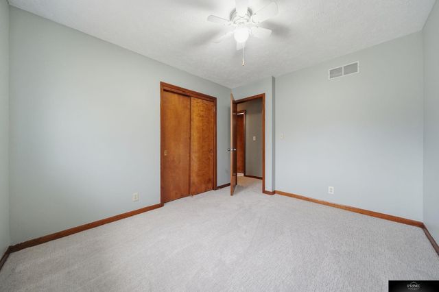 3311 N 72nd Street, Lincoln, NE 68507