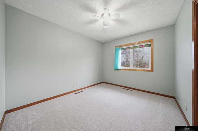 3311 N 72nd Street, Lincoln, NE 68507