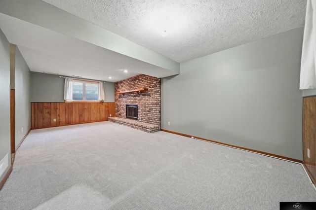 3311 N 72nd Street, Lincoln, NE 68507
