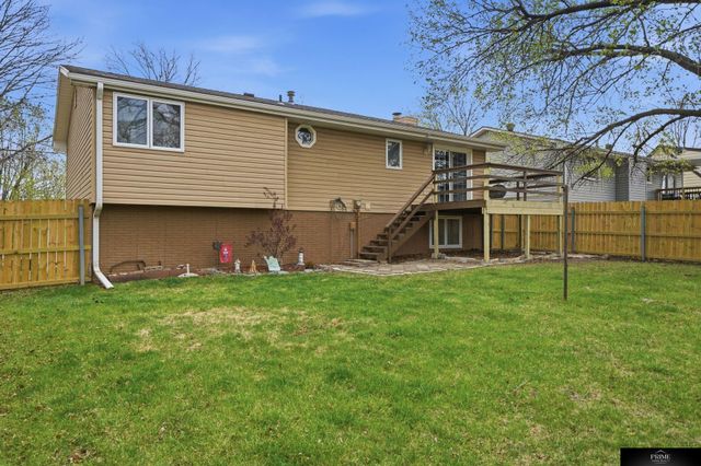 3311 N 72nd Street, Lincoln, NE 68507