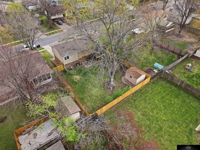 3311 N 72nd Street, Lincoln, NE 68507