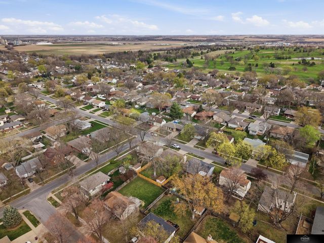 3311 N 72nd Street, Lincoln, NE 68507
