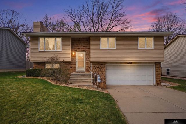 3311 N 72nd Street, Lincoln, NE 68507