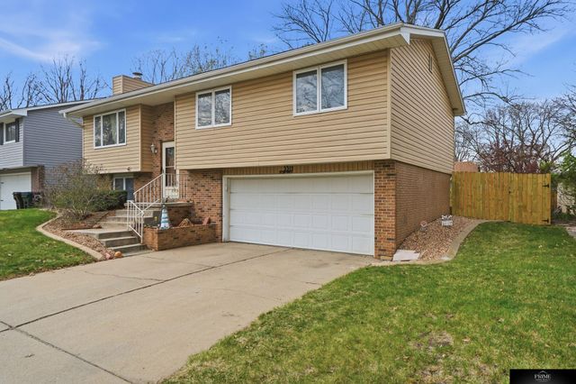 3311 N 72nd Street, Lincoln, NE 68507