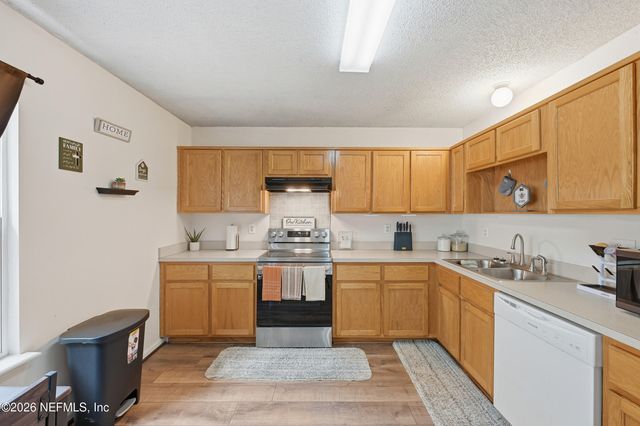 735 N CYPRESS Avenue, Green Cove Springs, FL 32043