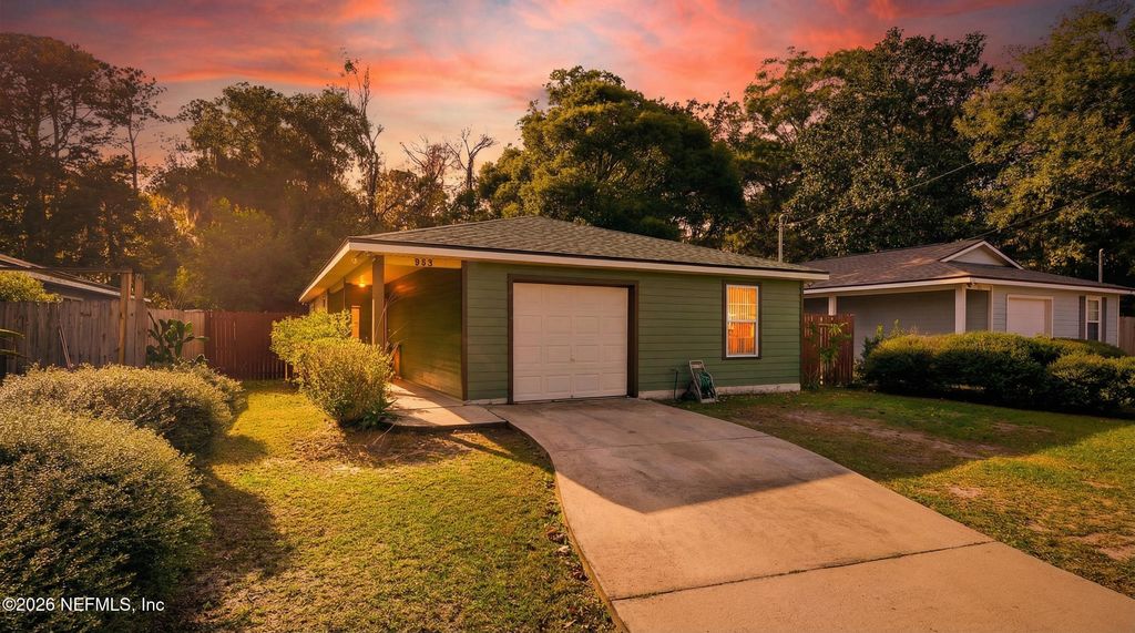 735 N CYPRESS Avenue, Green Cove Springs, FL 32043