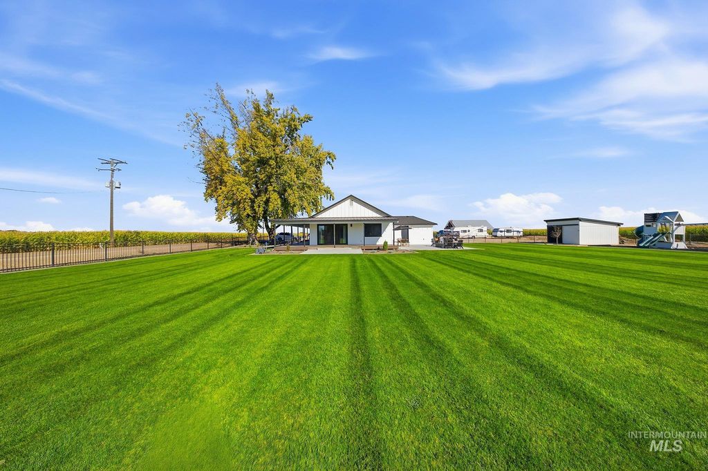 18284 Dean Ln, Nampa, ID 83687 photo 3