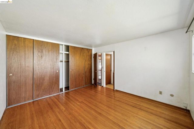 6725 Moore Dr, Oakland, CA 94611