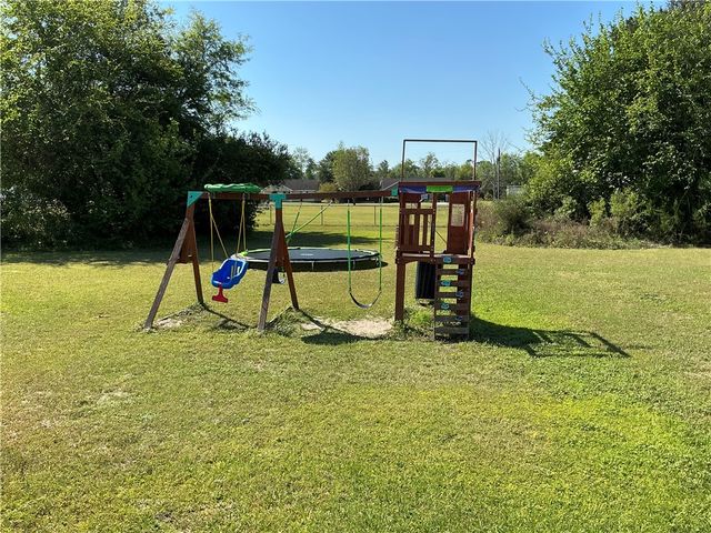 4078 Meadow Circle, Blackshear, GA 31516