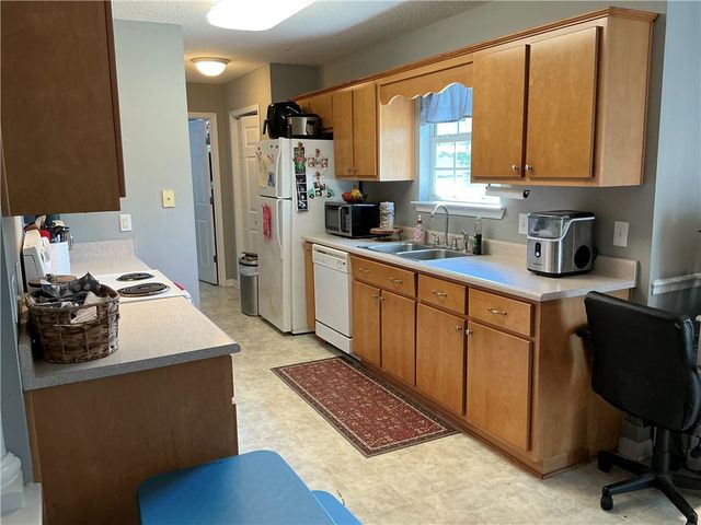 4078 Meadow Circle, Blackshear, GA 31516