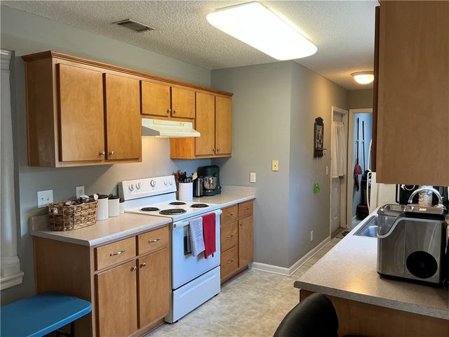 4078 Meadow Circle, Blackshear, GA 31516