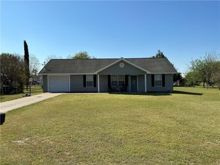 4078 Meadow Circle, Blackshear, GA 31516