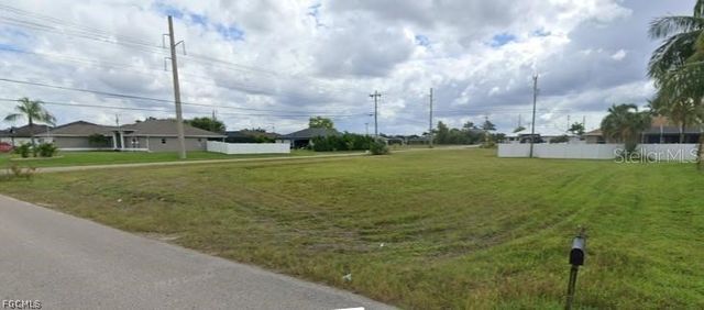 2000 SW 30th ST, Cape Coral, FL 33914