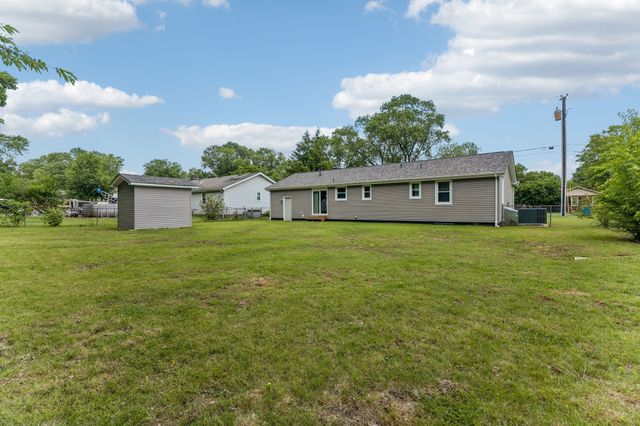 105 N Hampton Ct, Smyrna, TN 37167