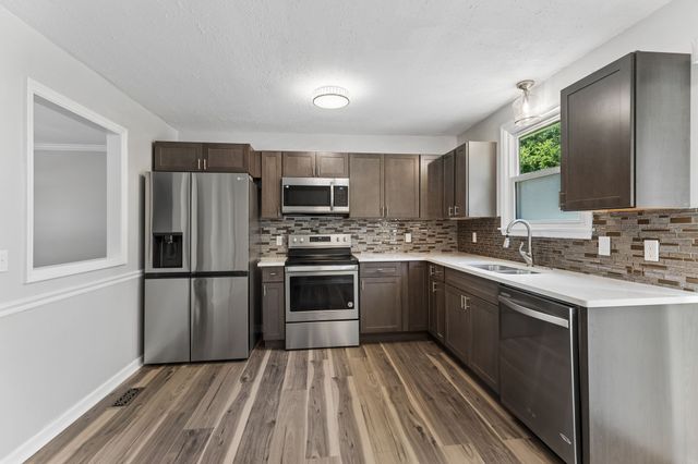 105 N Hampton Ct, Smyrna, TN 37167