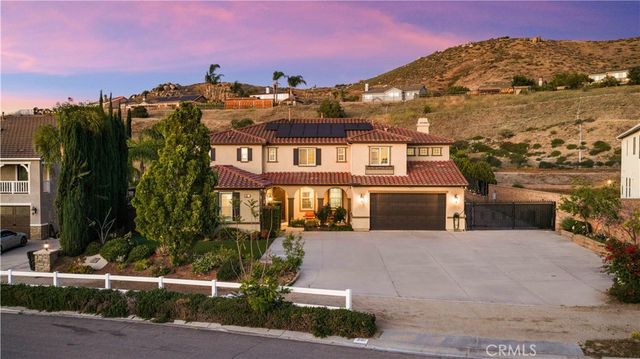 3101 Curly Horse Way, Norco, CA 92860