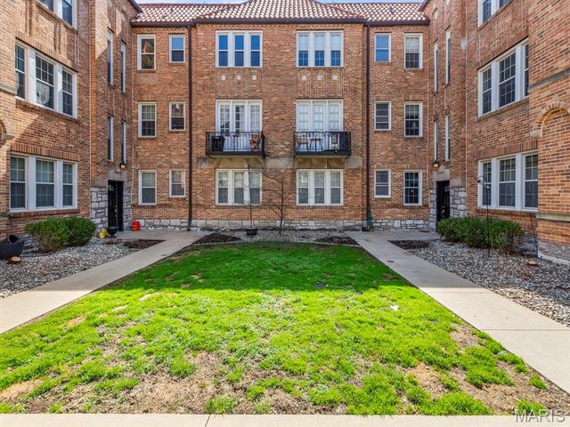 7532 Cromwell Dr. 2N, Clayton, MO 63105