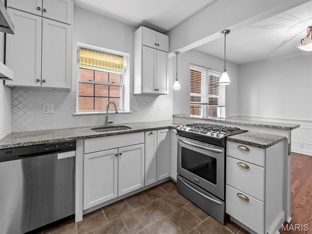 7532 Cromwell Dr. 2N, Clayton, MO 63105